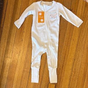 BNWT PIP PEA POP pajamas with Embroidery. 100% GOTS organic cotton.